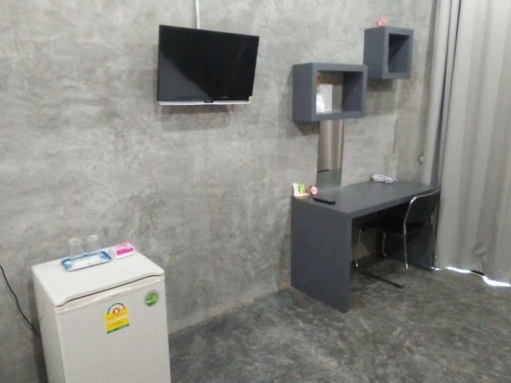 Pornsiri Hotel Sisaket Kültér fotó